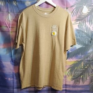 Nike Beige Men's Short Sleeve Tee.